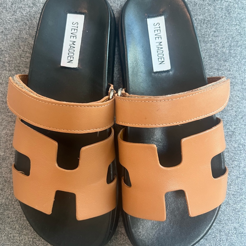 NEW Steve Madden Mayven Sandals in Camel Leather